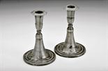 A pair of small skirt Candlesticks, pewter, Portuguese, 18th C., Dim. - 13,5 cm