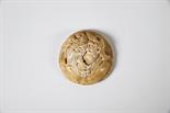 A Couple, medallion insert in carved ivory, Europe, 16tyh/17th C., small defectsDim. - 5,5 cm
