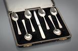SET OF SIX SILVER MELON SPOONS and a carving knife, Birmingham 1938, 173g gross, 14cm long