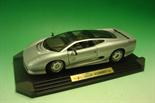 Maisto Large Scale Jaguar XD220: 1;12 Scale Jaguar Approx 50cm housed in original box