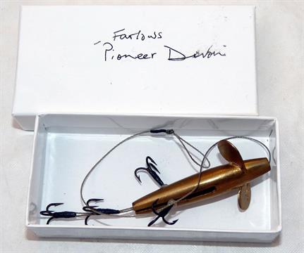LURE: Farlow’s of London Pioneer slotted Devon, brass finish, maker’s details stamped to fin, 4 hook