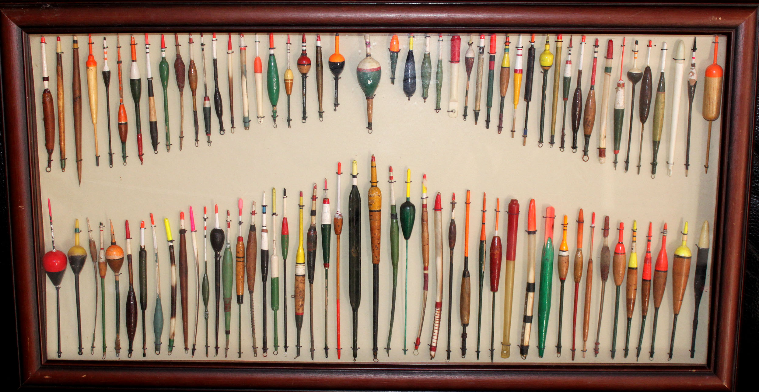 FLOAT DISPLAY Collection of approx. 100 coarse fishing floats ins