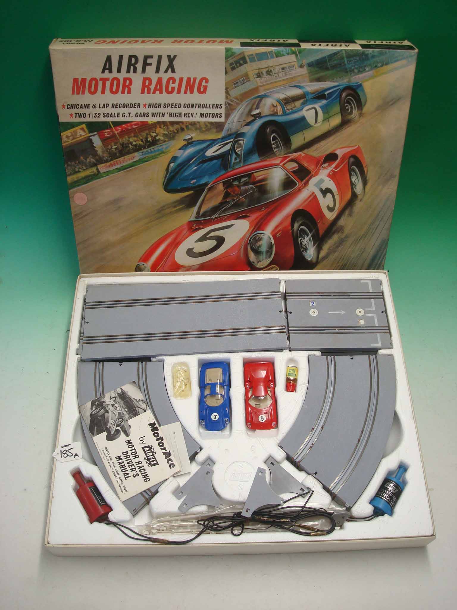 Airfix Motor Racing Set Model M.R. 185 with 2 1/32 scale G.T. cars