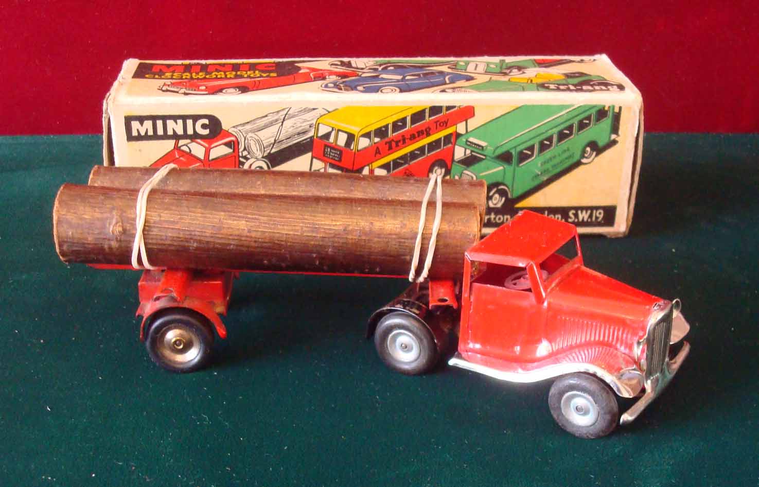 Triang Minic No.74M Mechanical Horse & Log Lorry: Red standard cab, plated wings and tinplate