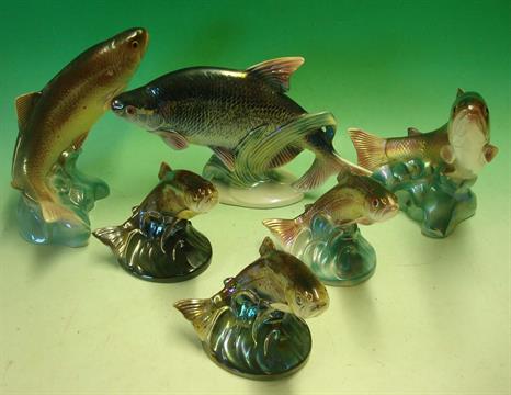 Collection of Dutch Lusterware Fish: By Jema to include 5 in total varying is size up to Large