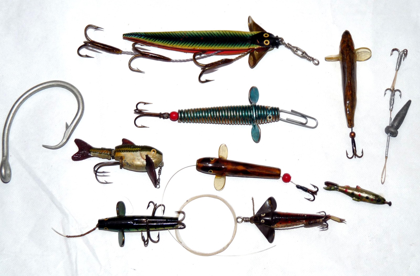 LURES: (Qty) Quantity of mixed lures incl. a 3” leather Wagtail bait with triple treble hook