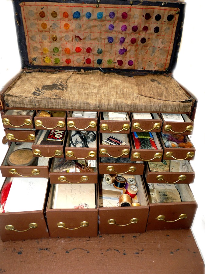 ACCESSORIES Vintage portable fly tying kit in large drop front rexine