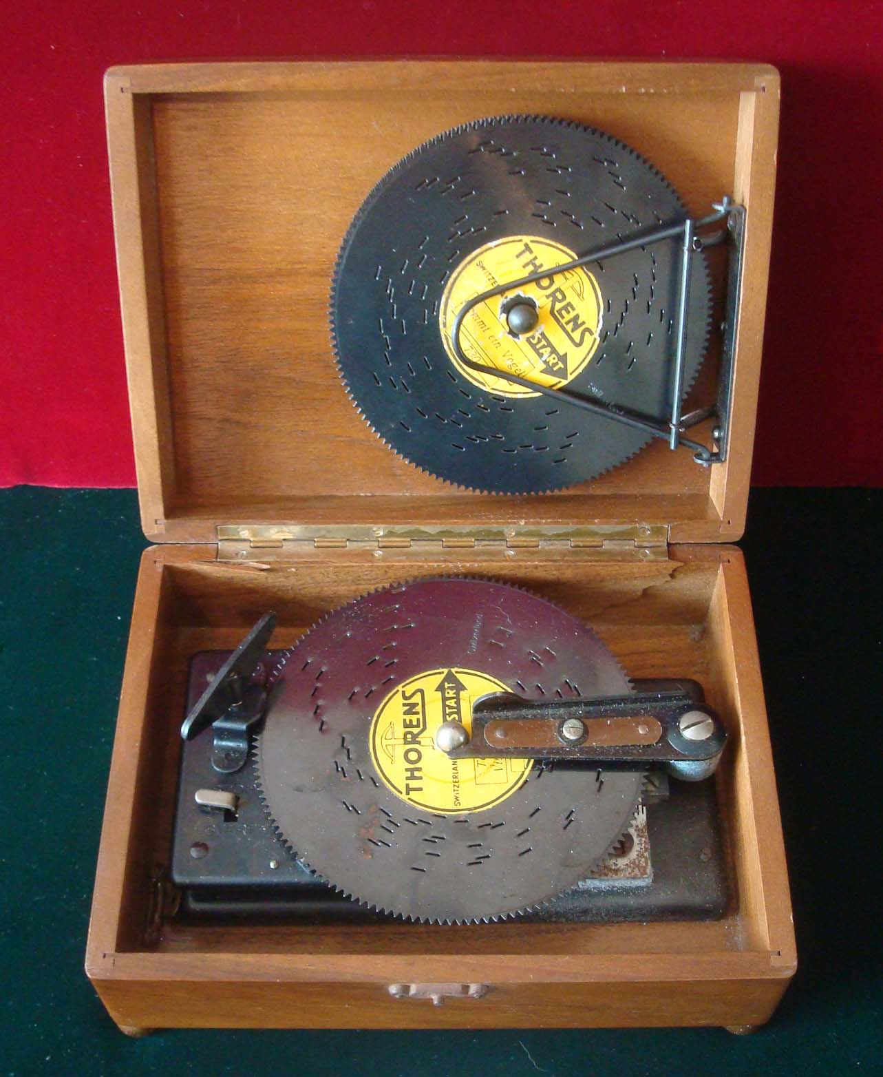 The Thorens AD30 Music Box This is a 30 tooth comb musical movement