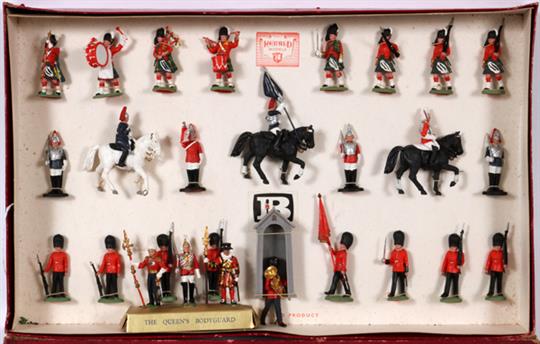 queen's guard toy soldiers