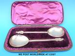 A pair of cased apostle spoons Ldn 1886, maker T W, approx 110 g