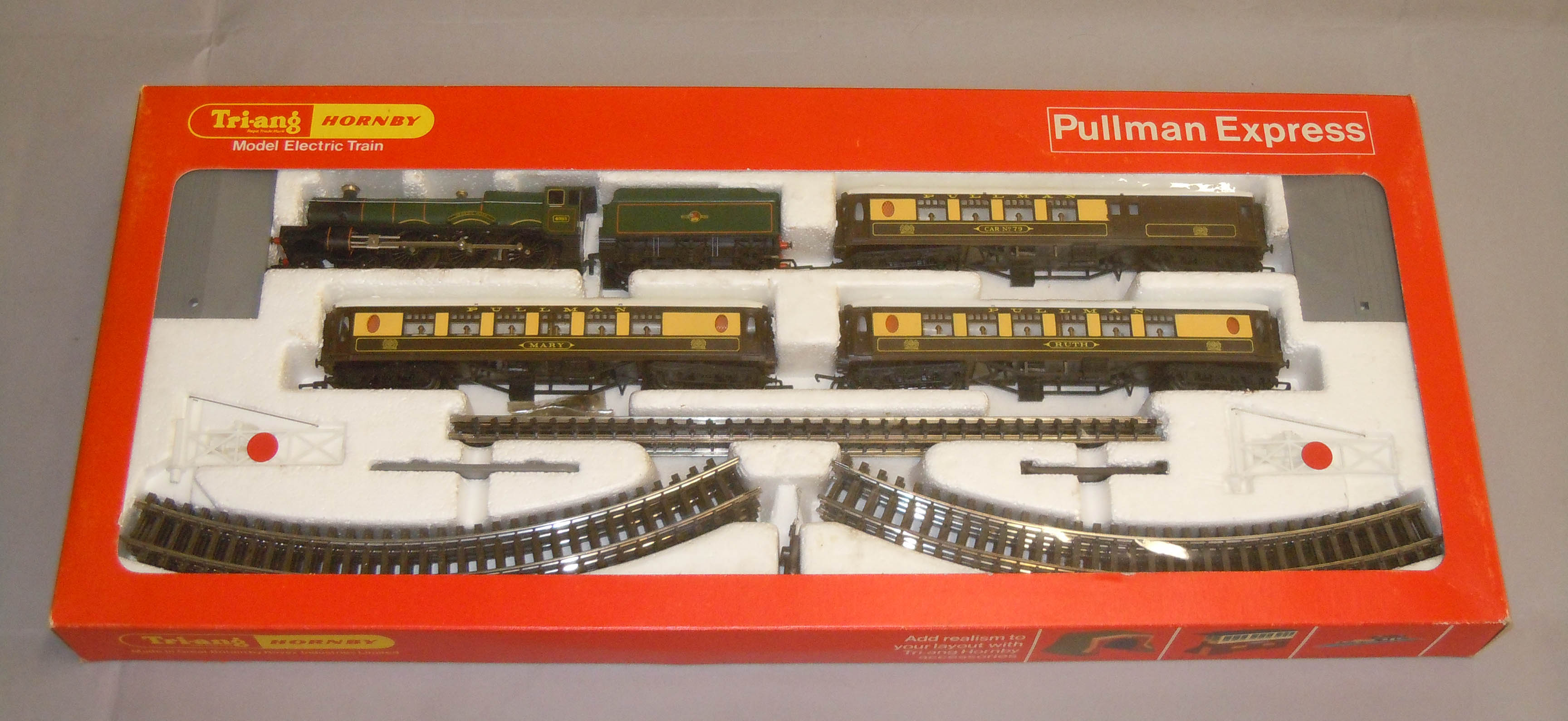 OO gauge, Triang Hornby RS90 `Pullman Express` train set. Contains BR green 460 steam tender