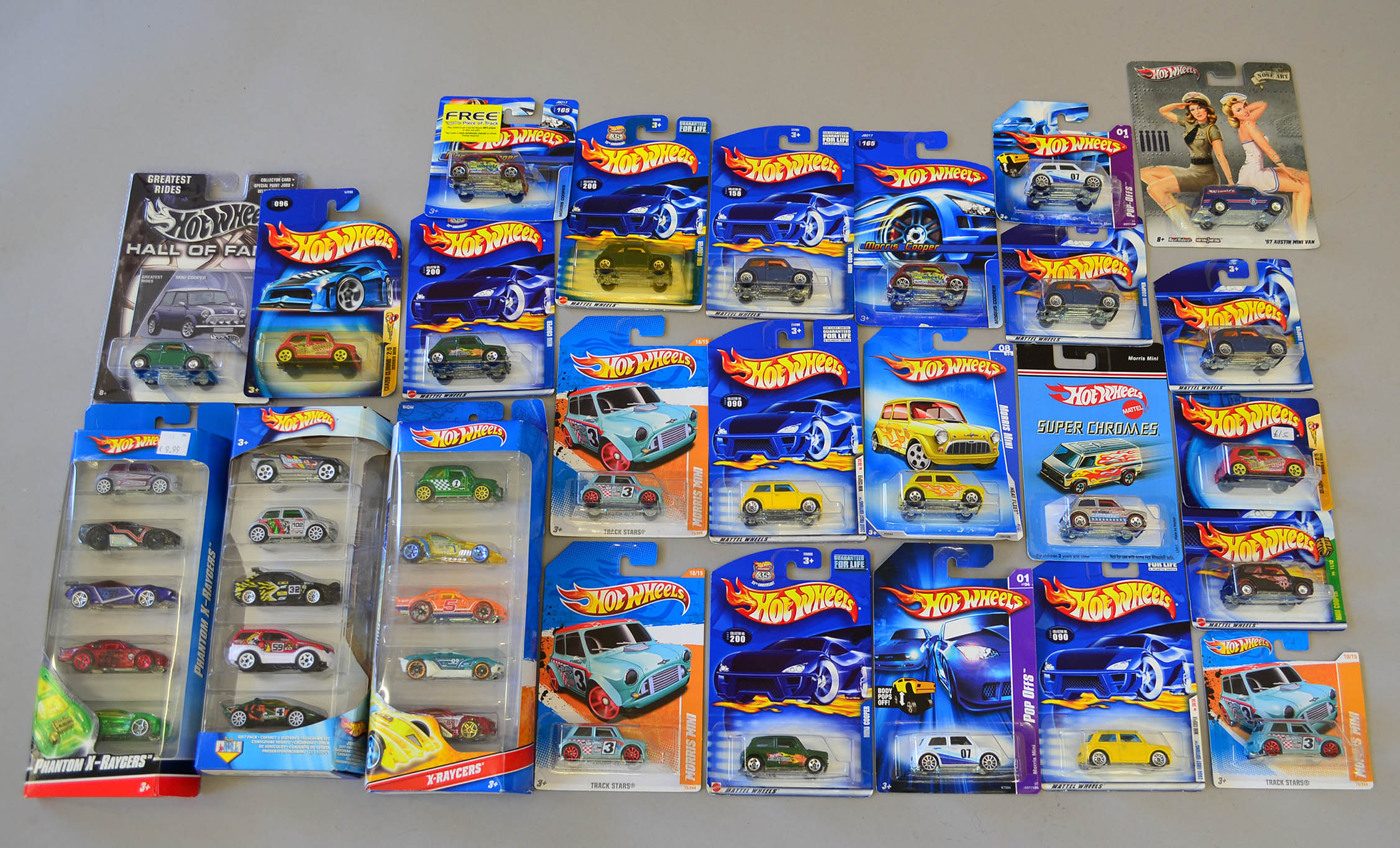 hot wheels morris mini 2000