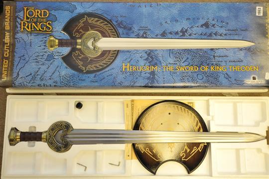 A Boxed United Cutlery Lord Of The Rings Replica Of Herugrim The Sword Of King Theoden