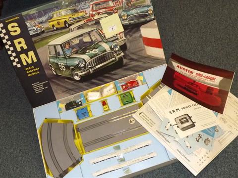 scale raceway models
