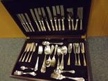 A good quality cased canteen of plated cutlery, eight-place setting - Est £50 - £80