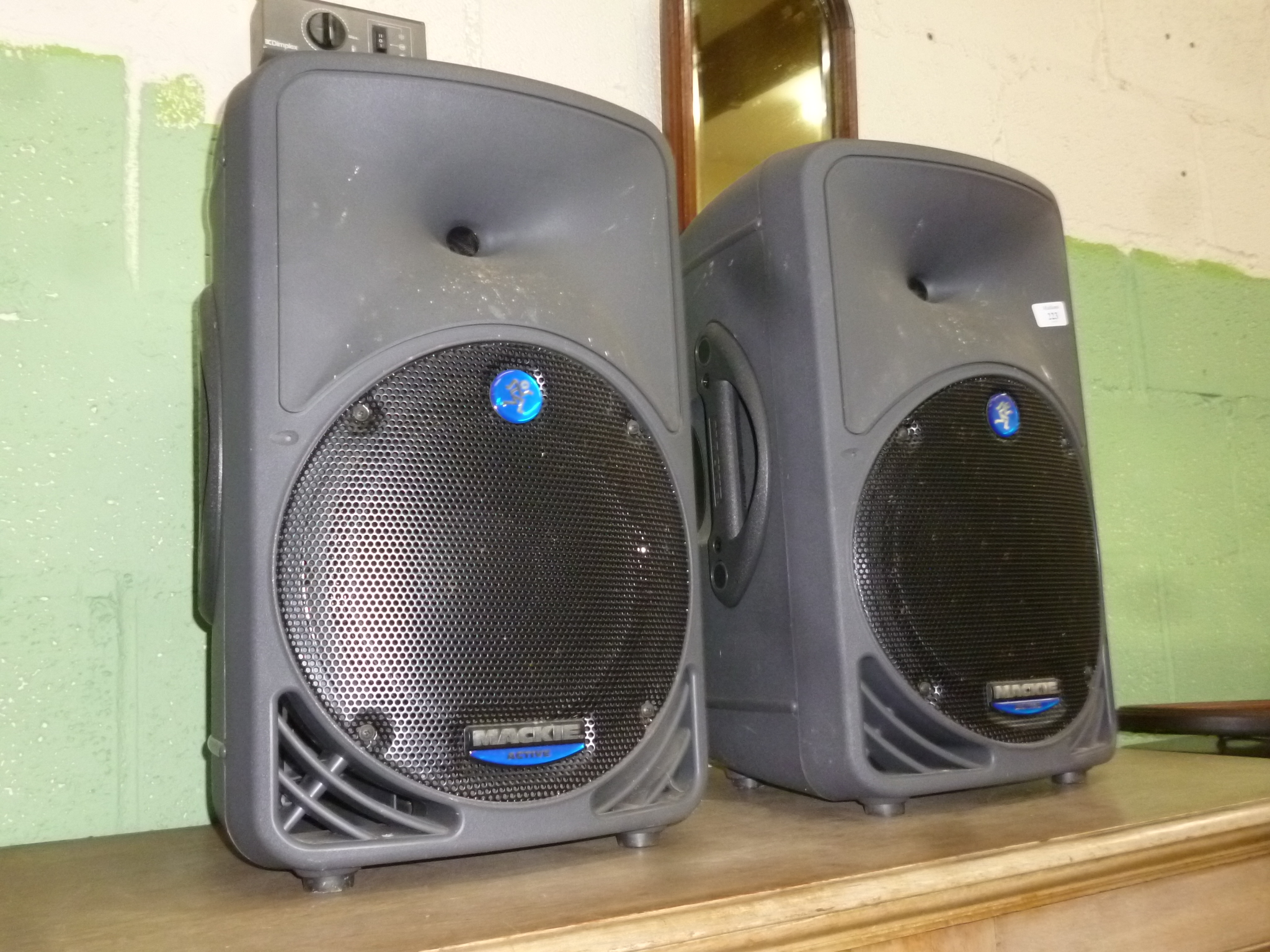 mackie 350 speakers