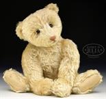 RARE EARLY WHITE STEIFF CENTER SEAM BEAR WITH BUTTON. This bear is a delightful combination of