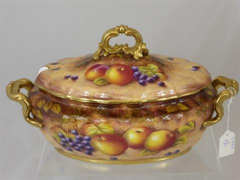 Royal Worcester Lidded Tureen, hand painted with fruit, signed S ... Royal Worcester Lidded Tureen, hand painted with fruit, signed S ...