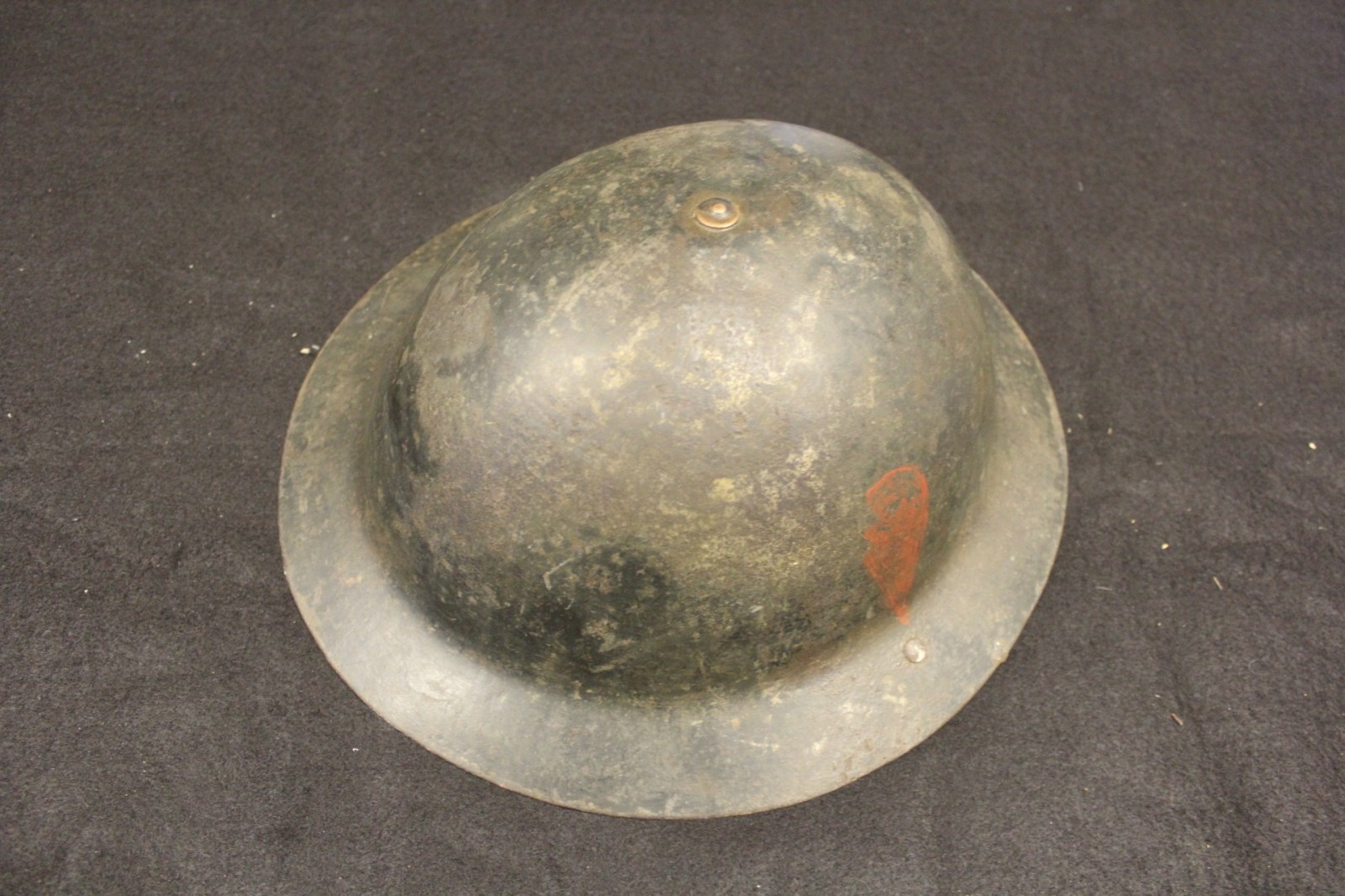Brodie British WW1 Raw edged tin helmet with private purchase possibly Officers type lining, uni