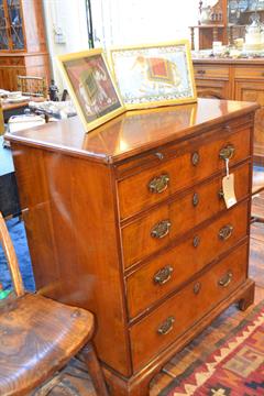 A Georgian Style Walnut Tv Cabinet With Rising Compartment Over A