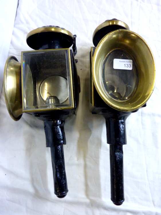 Pair of horse drawn carriage lamps