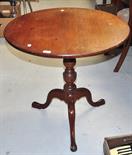 A George III mahogany tilt top side table, diameter 44cm.