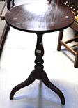 A late George III mahogany occasional pedestal table, diameter 49cm.