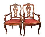 Pair of venetian chairs eighteenth century In walnut with a monster day legs with slight carving