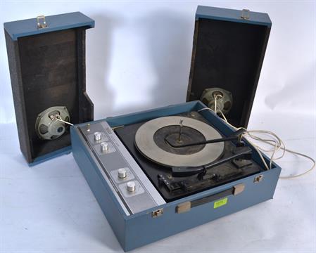 portable record player with speakers