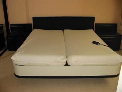 Hulsta Mioletto Electric Bed Bought From Beadlecrome In Late