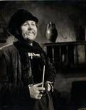 LAUGHTON CHARLES: (1899-1962) English Actor, Academy Award winner. Vintage signed 7 x 9.5