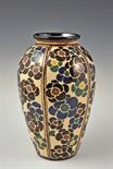 Vaso in maiolica decorato a fiori stilizzati policromi, firmato sul fondo P. Jacque. Stile Art DÃ©co