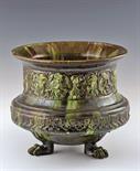 Grande vaso portafiori a treppiede in maiolica smaltata con decorazioni floreali. Stile Art DÃ©co