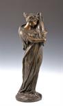 Scultura in bronzo raffigurante donna con anfora Inizio XX secolo Firmata: L. Melchiorre Altezza cm.