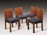 Quattro sedie con schienale in legno e seduta imbottita in tessuto nero Starting Price: €120