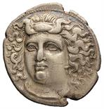 Larissa - Dracma databile al periodo 395-344 a.C. Fronte: testa della ninfa Larissa di fronte