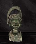 EDSON MUCHENA (VIVENTE) Capo coronato, Mutoko, Zimbawe, 2000 ca. Verdite 20x11,2x12,5 cm. Firma: “