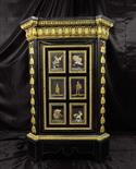 CABINET FIGURATO IN COMMESSO DI PIETRE DURE Francia, 1800-1830 Legno ebanizzato, pietre dure, bronzo