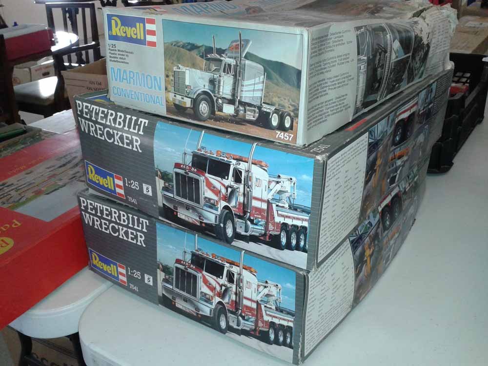 1/25 SCALE REVELL PETERBILT CANDO WRECKER 7541 MODEL TRUCK, 46 OFF