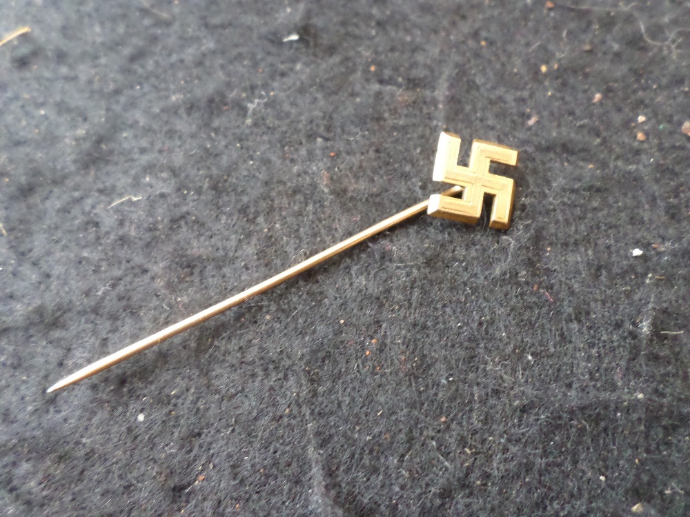WW2 German Nazi swastika tie pin