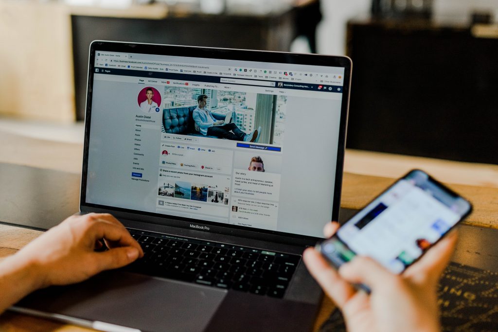 DIY PR image_austin-distel-tLZhFRLj6nY-unsplash