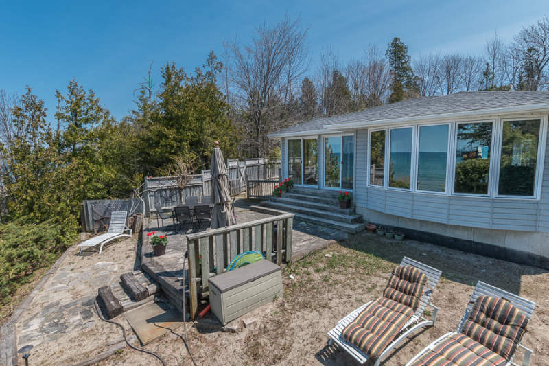 Amazing Views from this Waterfront Beach House! Port Elgin, Ontario