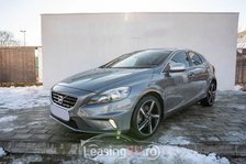VOL24542 – Volvo V40 D3 la 15.470 EUR