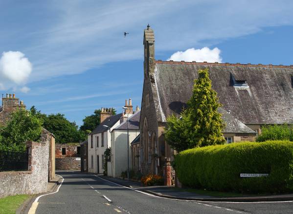 Image of This route from Abbotsford, home of Sir Walter Scott, takes in the settlements of Darnick and Tweedbank including Gunknowe Loch. You will pass the Waverley Hotel which was the earliest mass concrete building in Scotland, completed in 1871.
