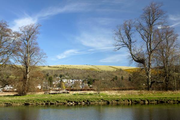 Image of A relatively long circular that has great views from Goat’s Brae and returns south to cross the River Tweed by the banks of the Leader Water. The Leader Water is a tributary of the River Tweed and has its origins in the Lammermuirs. It joins the River Tweed at Leaderfoot an area graced by the magificently elegant Leaderfoot Viaduct . This single-track railway viaduct has nineteen spans of semi-circular brick arches.