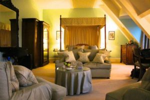 langoed-hall-guest-room
