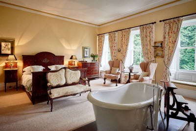 Eshott Hall Guest Room (Photo: David-Griffen)