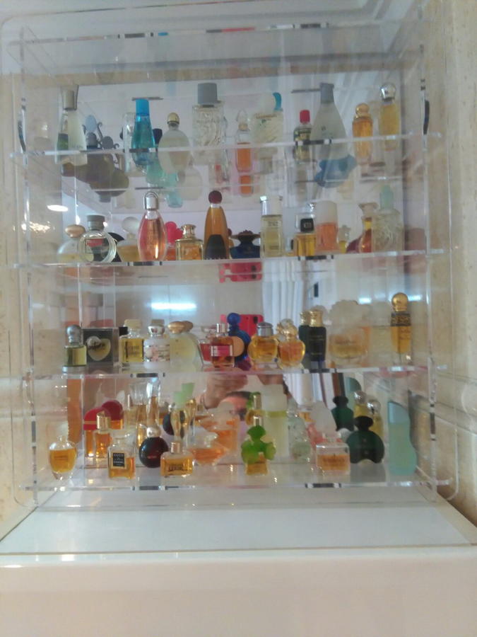 Vitrinas de metacrilato para perfumes
