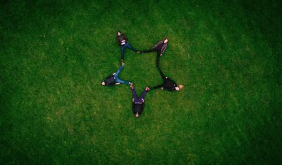 Inspirez-vous du community building pour un leadership plus engageant !