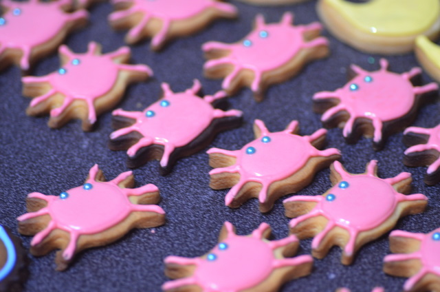 galletas araña Preparación de cumpleaños- galletas y pastel